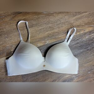 Victoria's Secret Padded Bra 34B White